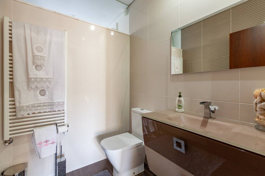 Hotel - Private Modern Home, Fully Equipped A/C, WiFi, BBQ, Parking · Fotos 12